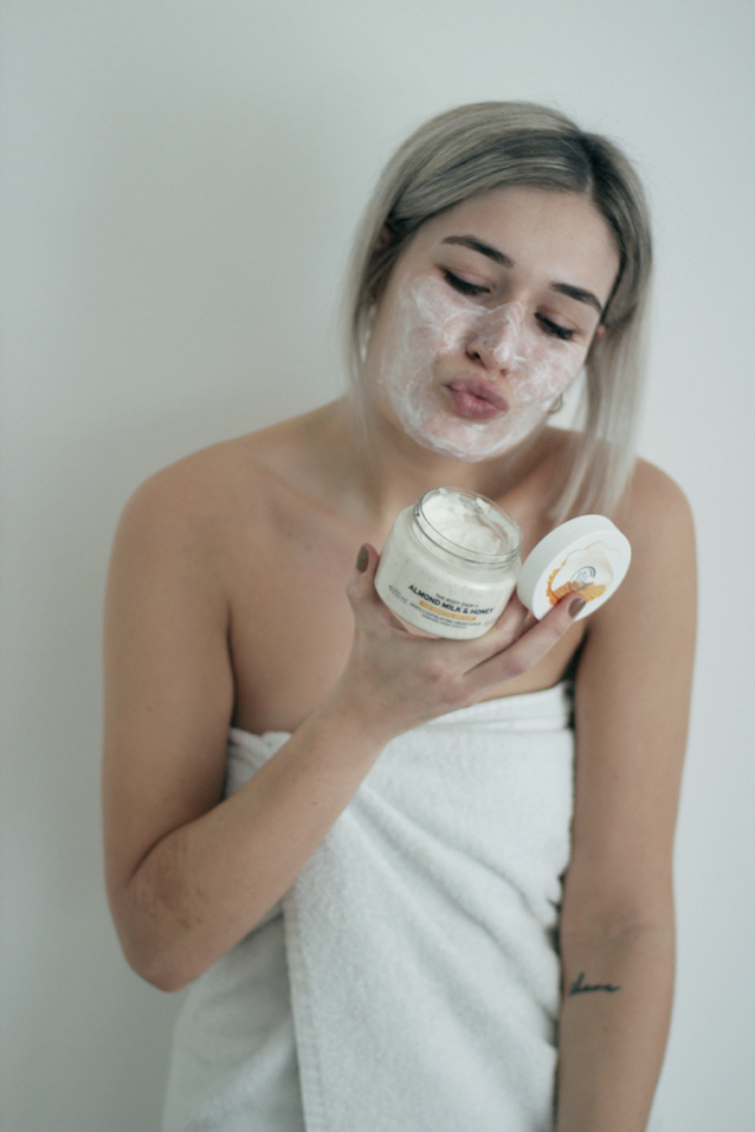 THE BODY SHOP- Beauty-Body-Care-Pflege-Almond Milk-Honey-Milk and Honey-Körperpflege-Body Shop-Beautyblog-Fashionblog-Modeblog-Blogger-Inspiration-Lauralamode