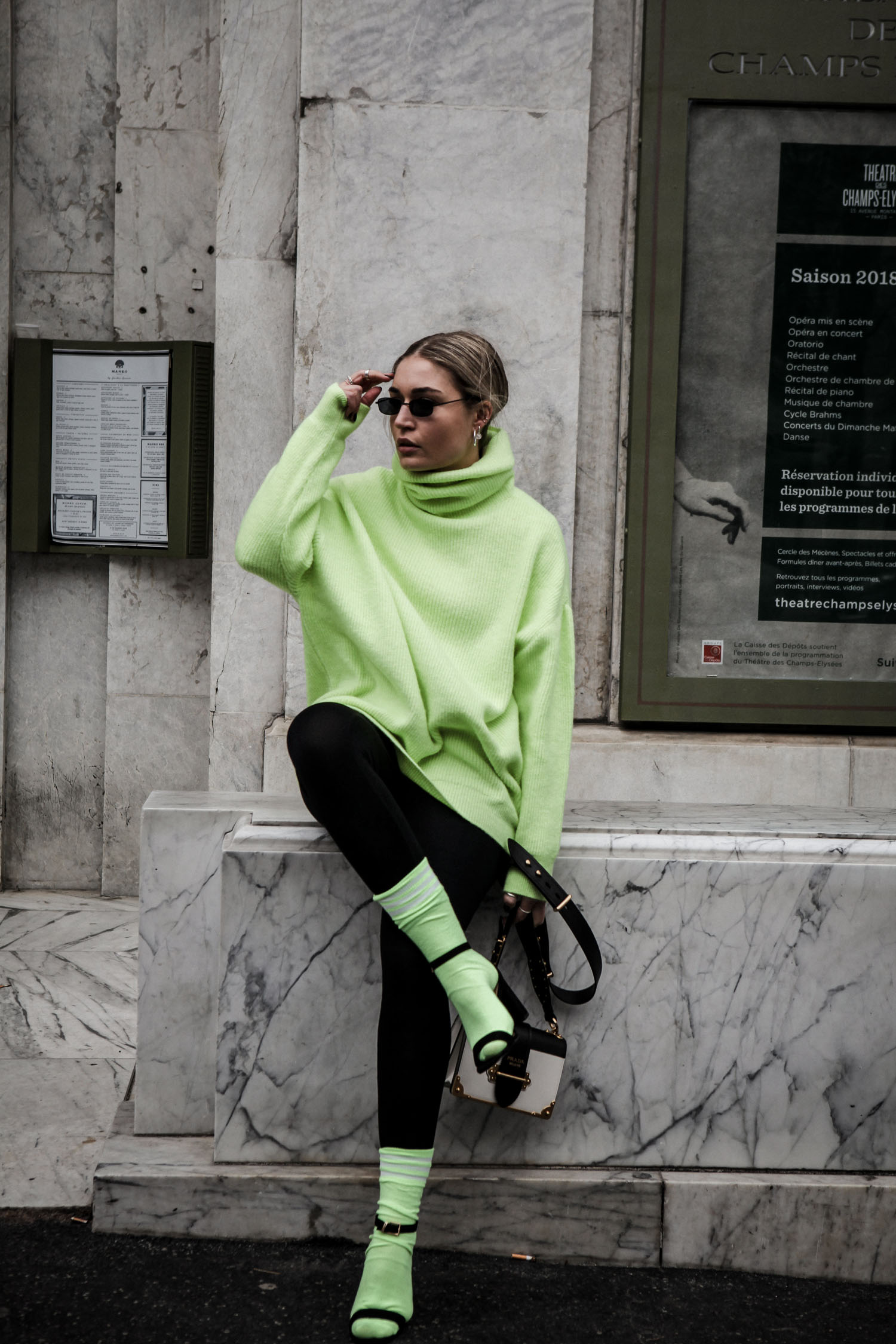 Lauralamode Blogger Fashion Mode Style Inspiration Fashionblogger Modeblogger Inspo Instagram Style Fashionblogger Berlin Neon Style Streetstyle Paris Prada Chiquelle Munich