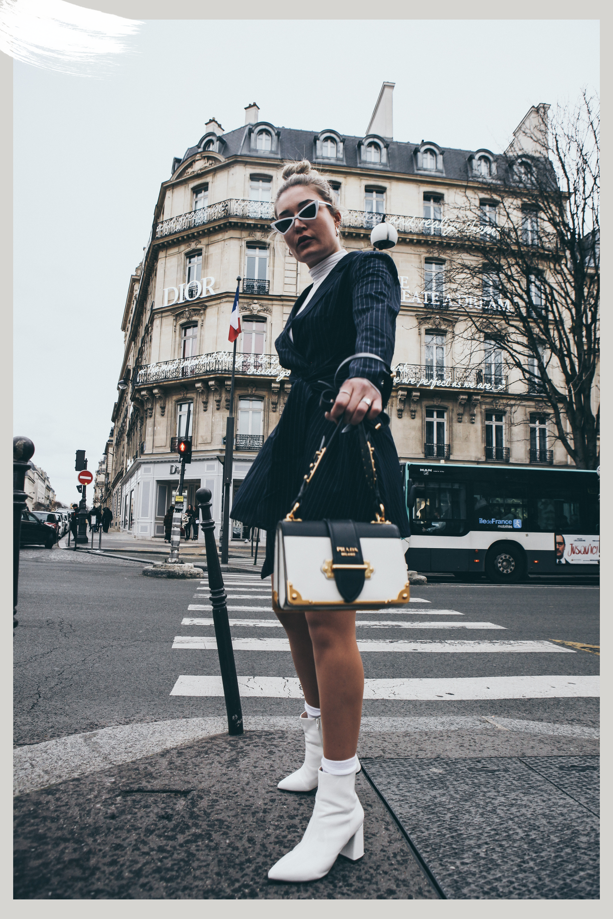 Lauralamode Outfit Paris Streetstyle Fashion Inspo Nadelstreifen Dress Nakd Prada Dior Look Streetstyle Berlin Fashionblogger Modeblogger3