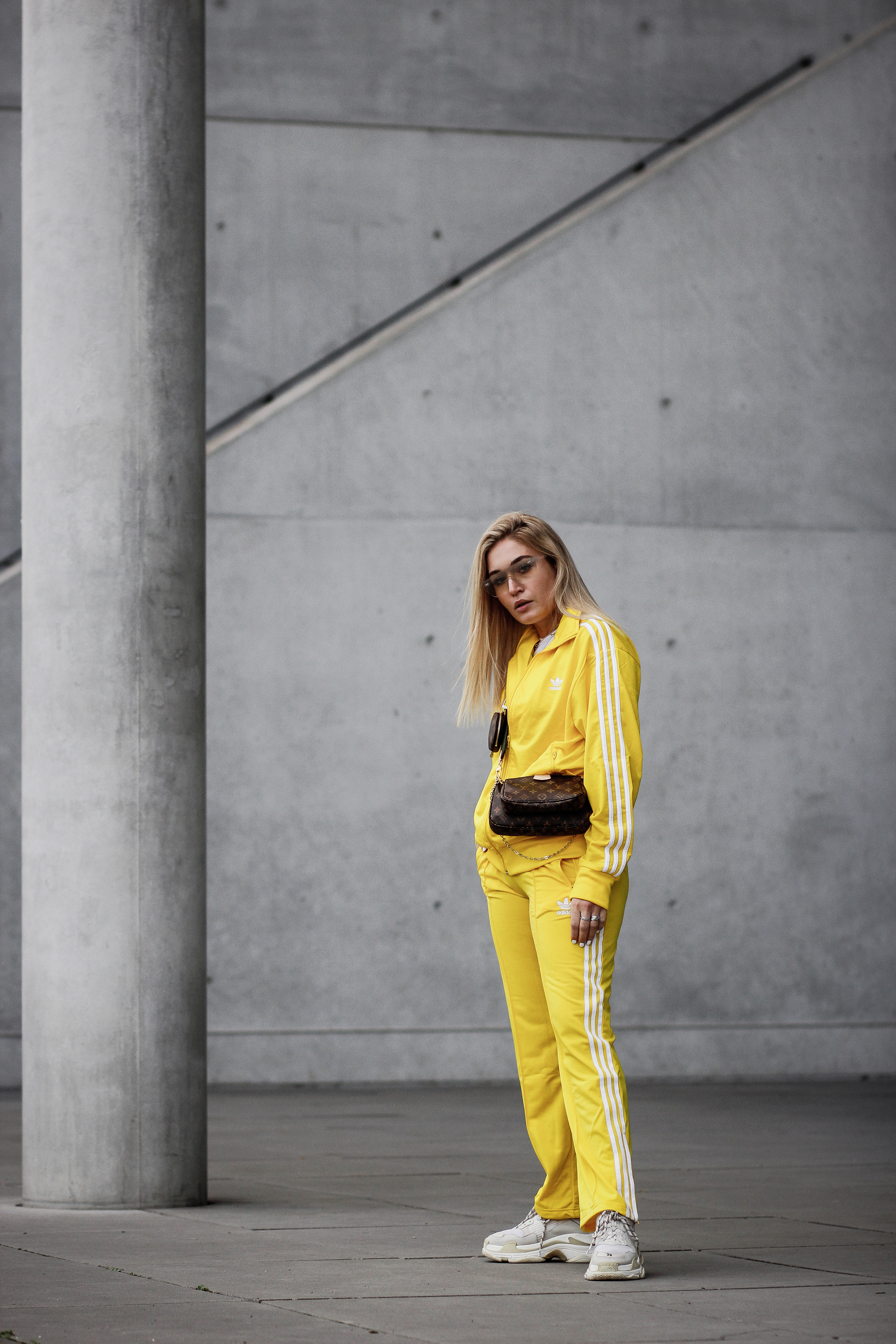 OUTFIT: THE YELLOW ADIDAS Lauralamode