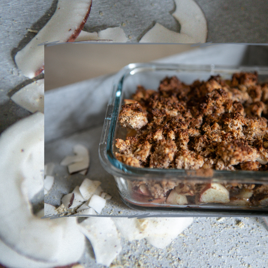 VEGANES APFEL-BANANEN-KOKOS CRUMBLE. | Lauralamode